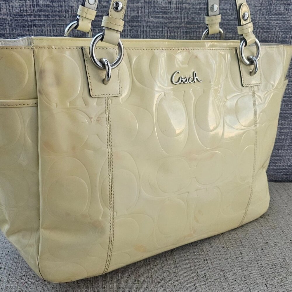 Coach Ladies Shoulder Bag Purse Cream Patent Leather Hand Bag Tote Large Bag - Picture 2 of 13